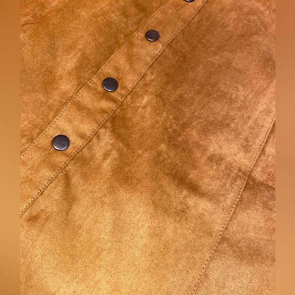 DOUBLE ZERO Faux Suede Leather Mini Skirt with Raw Hem in Tan Size Small - Picture 4 of 5
